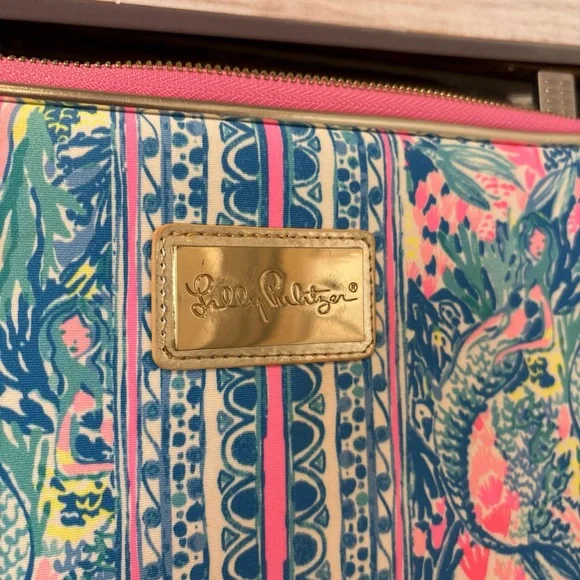 Lilly Pulitzer Pink and Blue Laptop Bag - Picture 2 of 7